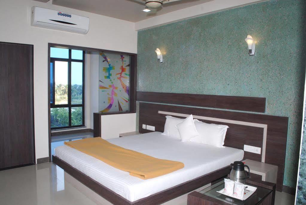 Hotel Sun Plaza Somnāth Exterior foto